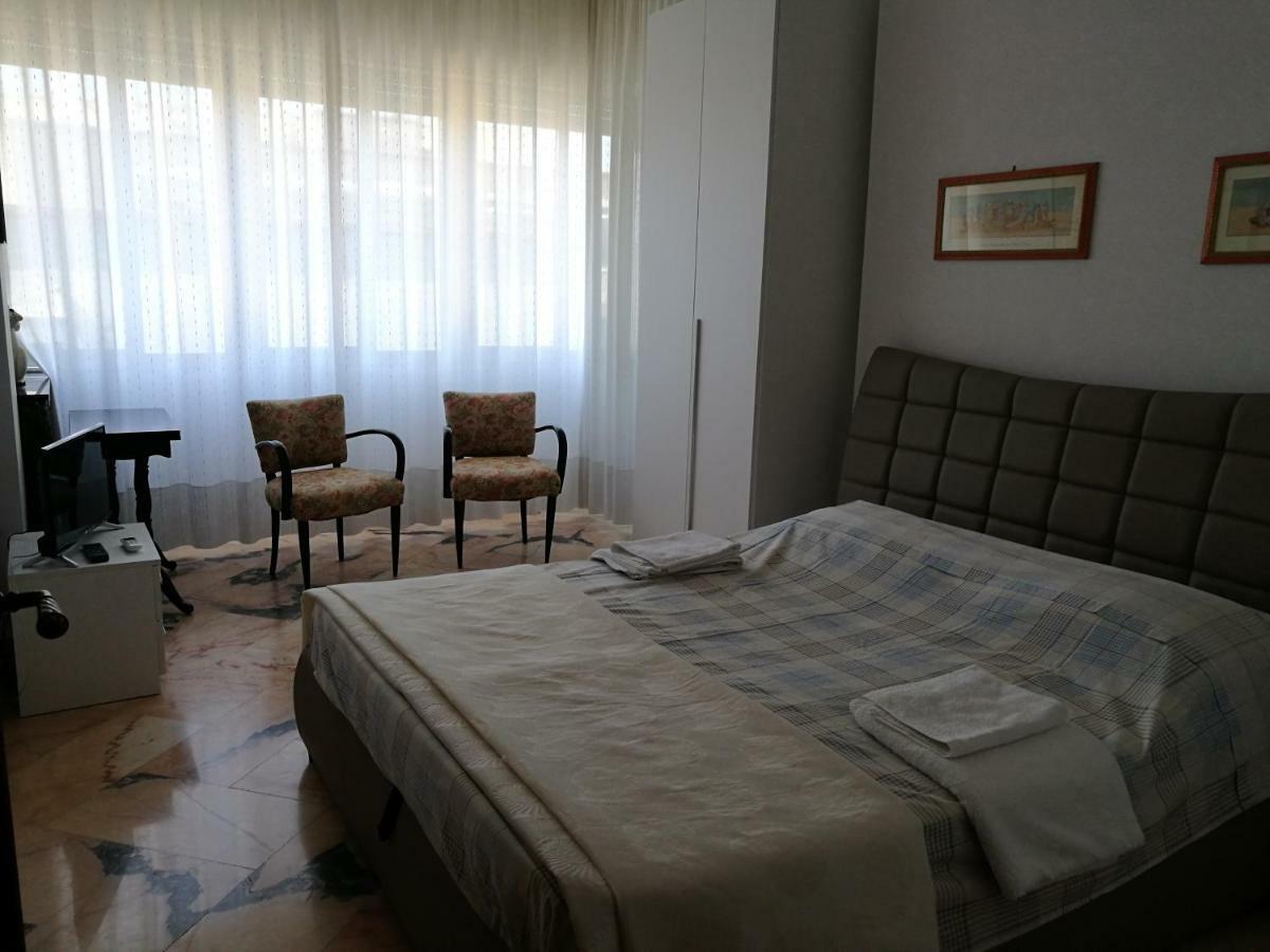 B&B Domus Lupiae Lecce Esterno foto